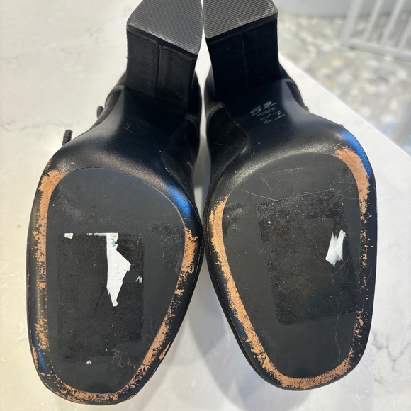 Tory Burch Carley Gray Grigio Velvet buckle bootie. 8.5 Block Heel - Picture 5 of 5